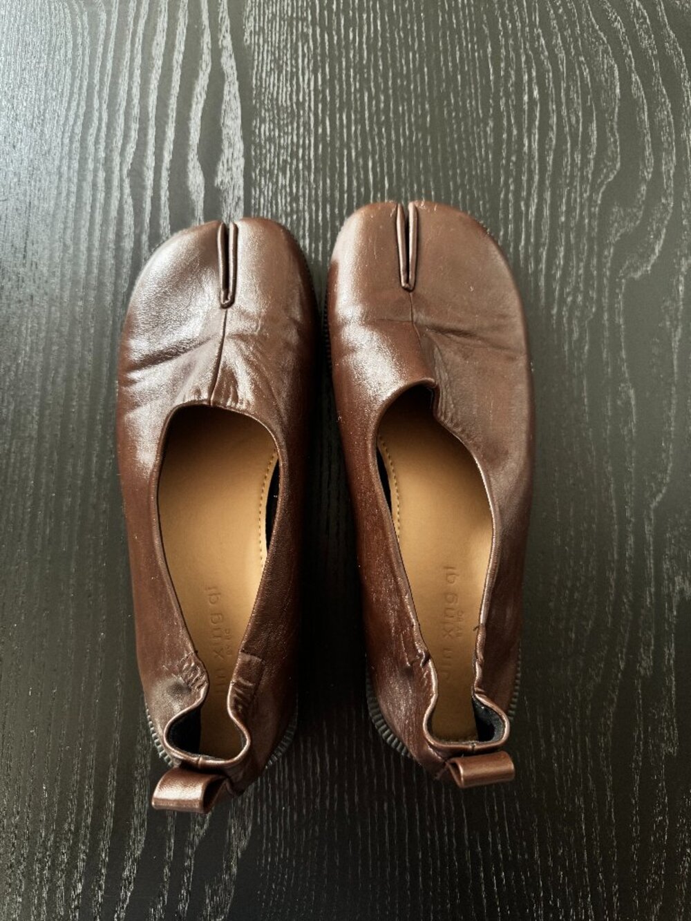 Jing Xing Qi by BC Leather Flats – Soft Dark Brown Camel Toe Flats – Size 39